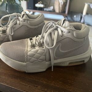 MEN'S NIKE LEBRON WITNESS VIII BASKETBALL SHOES